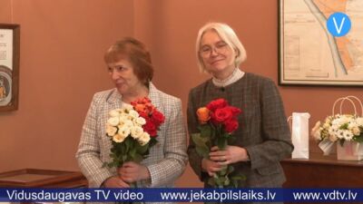 Inese Berķe un Dace Lukševica saņem “Trīs brāļu” goda zīmes
