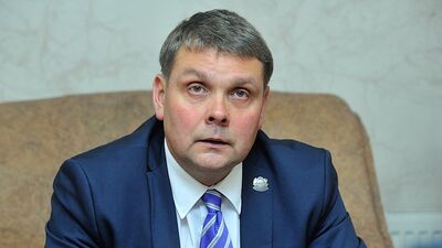 Komisija piekrīt izdot kriminālvajāšanai Adamoviču par iespējamiem pārkāpumiem