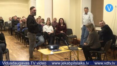 Bērnu vecāki sašutuši par ieceri slēgt Dignājas pamatskolu