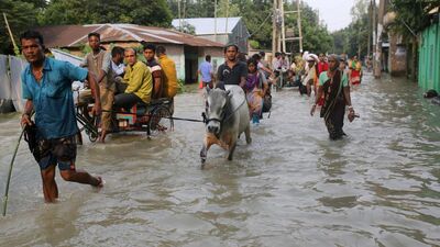 Plūdos Indijā bojā gājuši jau vairāk nekā 200 cilvēku
