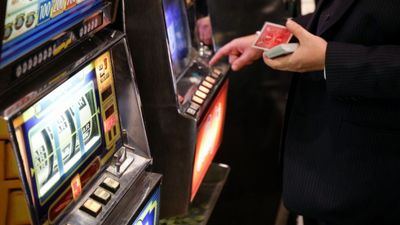 Azartspēļu zāļu aizliegums Rīgā problēmas nemazinās, pauž Pūce
