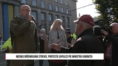 Veselības ministrs uzrunā protestējošos mediķus - Valdis Keris oponē ministra teiktajam