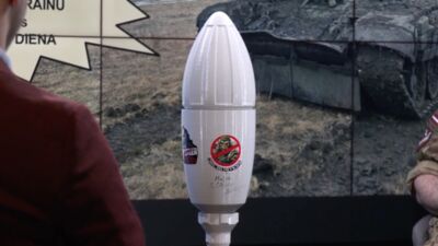 Piedalies labdarības izsolē Ukrainas atbalstam: iespēja iegūt 3D aviācijas bumbu!