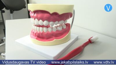 Arī piena zobi ir jākopj – speciālistus uztrauc mazo jēkabpiliešu zobu veselība