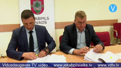 Paraksta līgumu par Daugavas aizsargdambja būvdarbiem Jēkabpilī