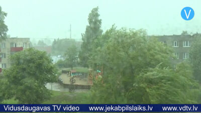 Jēkabpils novadā vētra lauzusi kokus un traucējusi elektroapgādi
