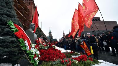 Krievijā Staļina nāves gadadienas pasākumā aizturēts aktīvists
