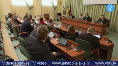 Jēkabpils novada domē deputātu maiņu sarežģī tiesvedība un amatu savienošana