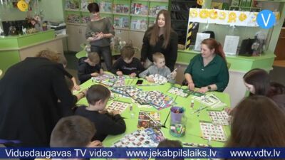 Bibliotēku nedēļā Jēkabpilī popularizē makulatūras otrreizēju izmantošanu