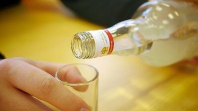 Vai jāaizliedz lietot alkoholiskos dzērienus līdz 21 gada vecumam?