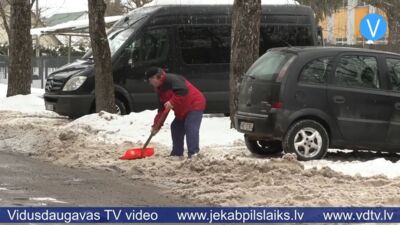 Tauta ziņo: Jēkabpils iekšpagalmi grimst sniega putrā