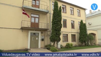 Jēkabpils pusē policija atrod miljoniem nelegālu cigarešu, ieročus un munīciju