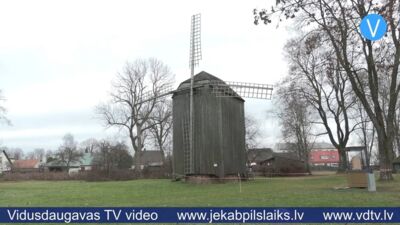 Kā darbojās staba vējdzirnavas? Jēkabpilī tapis izzinošs tūrisma objekts