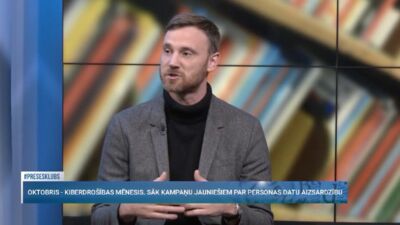 Voins: Ja kādreiz sliktais onkulis deva končas, tagad tas svešais ir telefonā