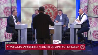 Politiķi izsaka uzslavas vārdus saviem kolēģiem