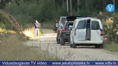 Pie Lašiem aiztur valsts robežu nelikumīgi šķērsojušu personu pārvadātāju; migranti iebēg mežā