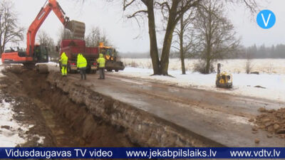 Pļaviņās sākti Daugavas ielas būvdarbi