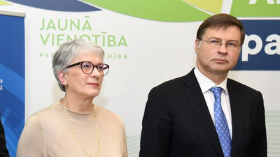 Dombrovskis un Kalniete ir piemēroti darbam EP, vērtē Liepiņa