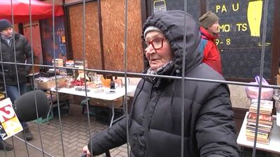 Speciālizlaidums: Rīgas Centrāltirgus pārdevēji un apmeklētāji par kiosku demontāžu