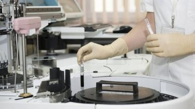 Zakatistovs: Sākotnēji jāatrisina problēmas medicīnas nozares iekšējos procesos