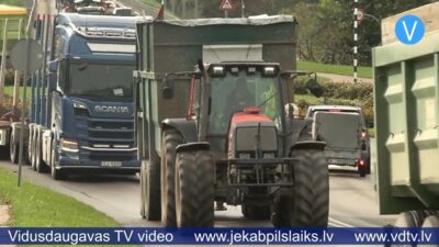 “Nē – krievu asins graudiem” – Jēkabpilī zemnieki dodas protestā