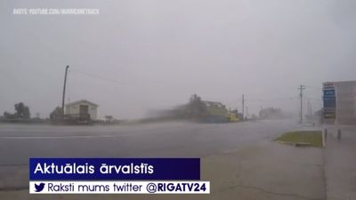 Meksikas Klusā okeāna piekrastē plosās viesuļvētra «Villa»