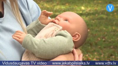 Vecmāte līdzās vairāk nekā divus gadus – Latvijā sāk atbalsta programmu jaunajām māmiņām