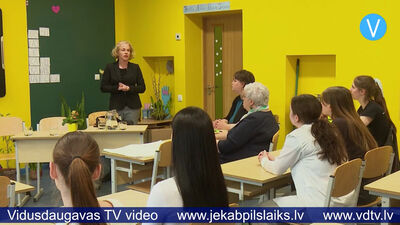 Līvānu skolēni tiekas ar Eiropas Komisijas pārstāvniecības Latvijā vadītāju