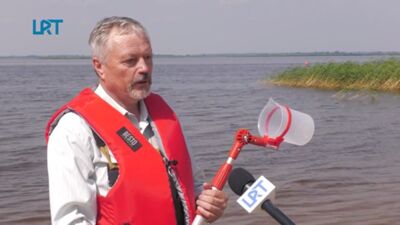 Karstajā laikā ūdenstilpēs savairojas bīstamas zilaļģes