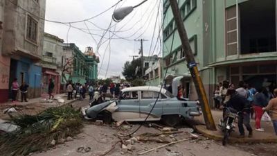 Kubas galvaspilsētu pārsteigusi postoša viesuļvētra