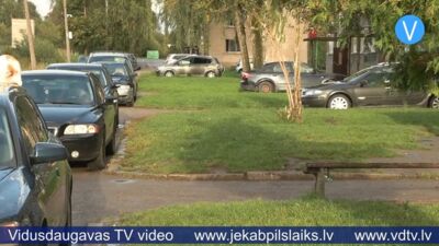 Auto notriec suni, bet saimnieki pie vetārsta neved – dzīve Ķieģeļu ielā, Jēkabpilī