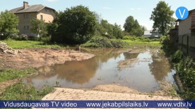 Spēcīgais lietus izraisa plūdus Līvānos