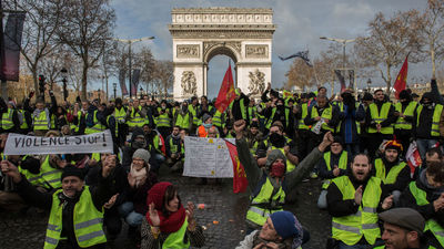 Politologa komentārs par Parīzē notiekošajiem protestiem