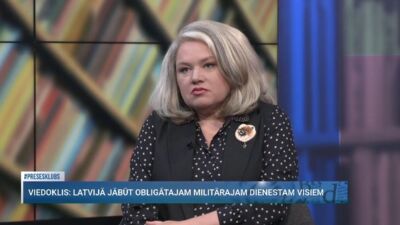Daukšte par obligāto dienestu visiem: Jaunām sievietēm jāiet dienēt vai jādzemdē bērni?