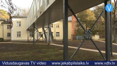 Jēkabpils reģionālajā slimnīcā atklāj “Gaismas galeriju”