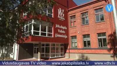 Daļa absolventu kritizē Jēkabpils Valsts ģimnāzijas salidojuma formātu
